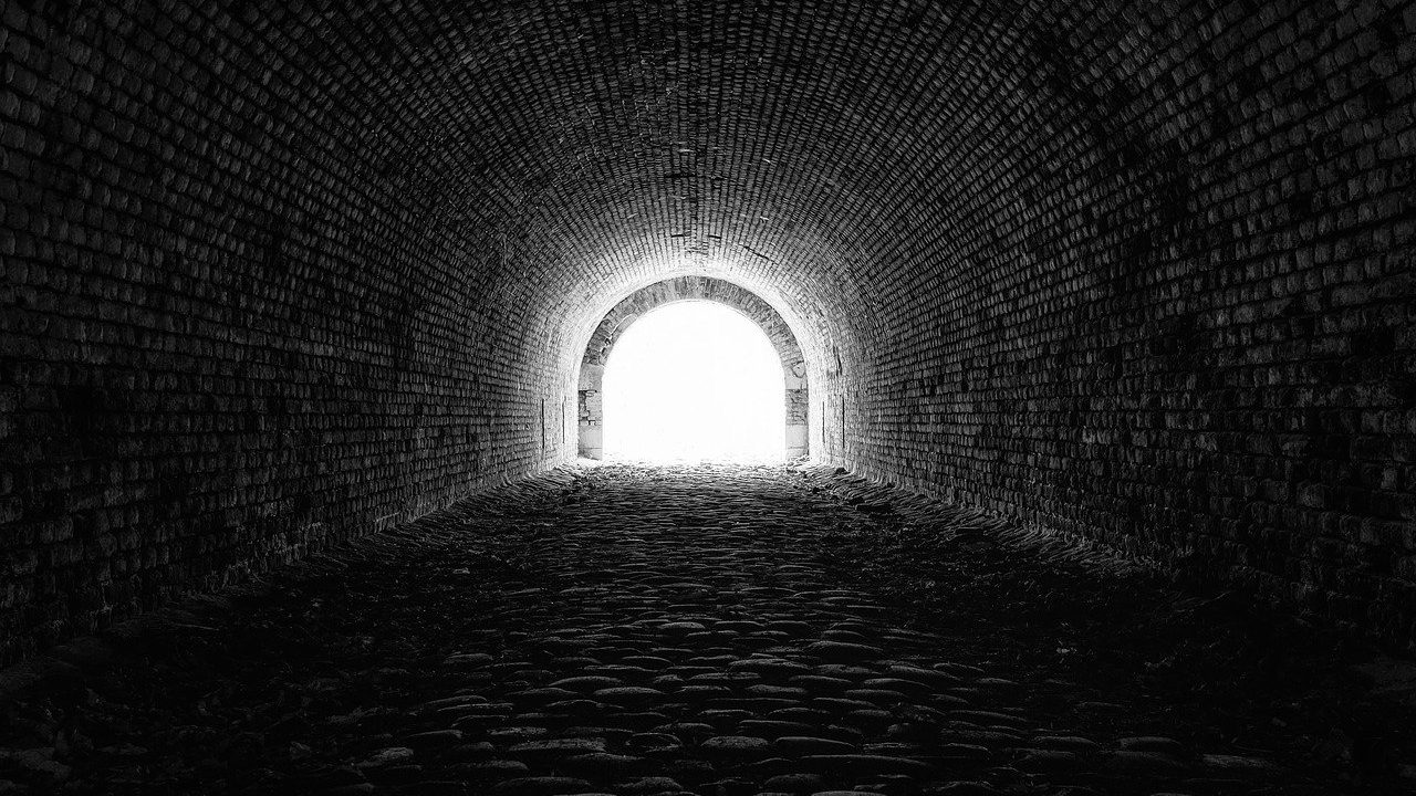 夢占い トンネル